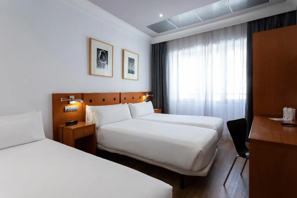TRIPLE STANDARD Room, Petit Palace Cliper Gran Vía, Madrid