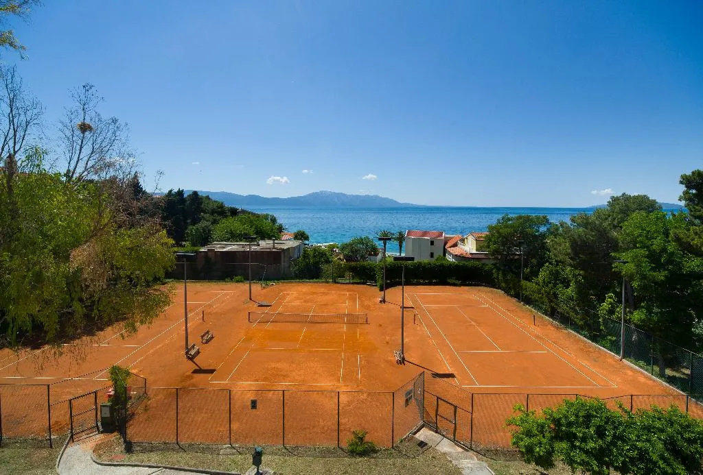 Sports and Entertainment, Laguna, Split