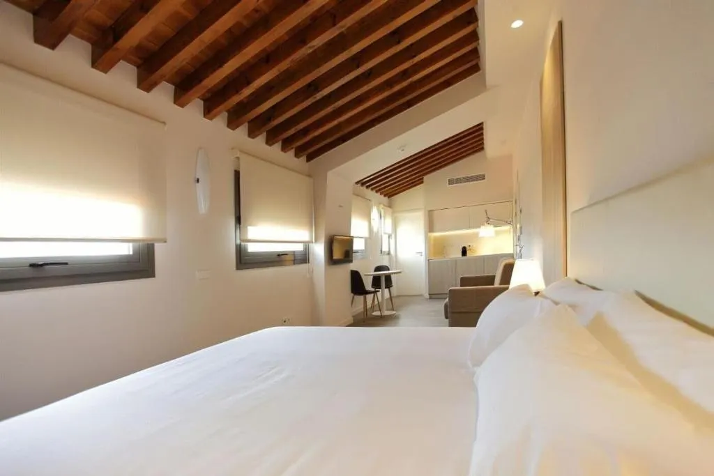 Room, San Lorenzo Suites, Madrid