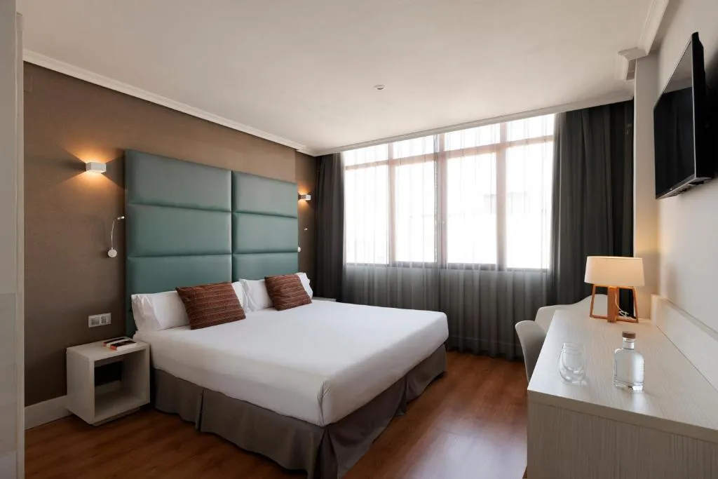 JUNIOR SUITE STANDARD Room, Pax Guadalajara, Madrid