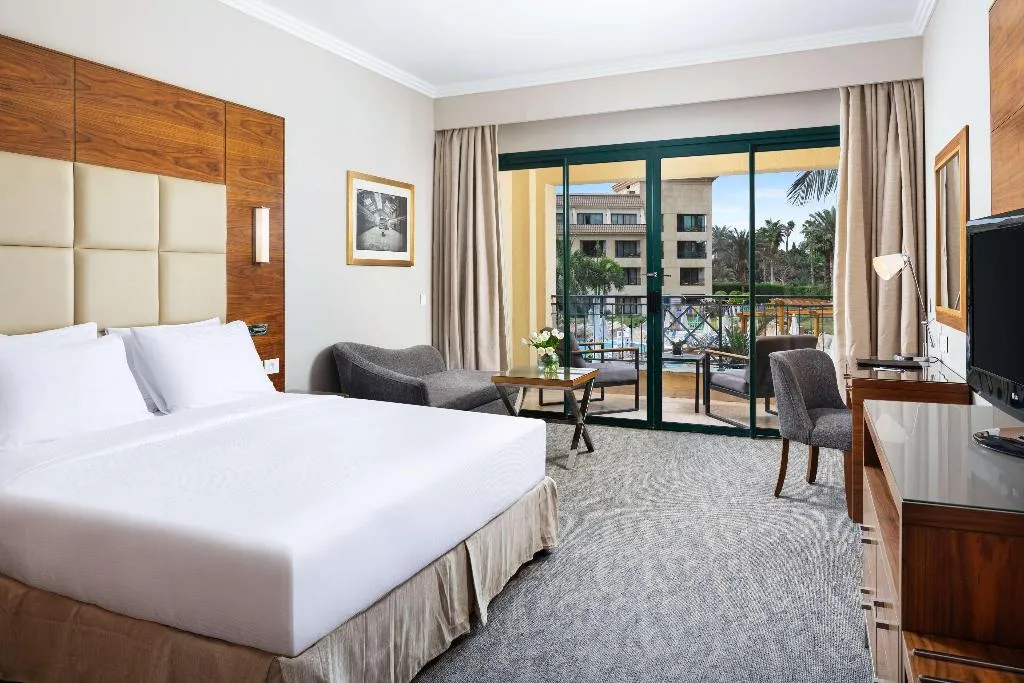 DOUBLE SUPERIOR KING BED Room, Hilton Pyramids Golf, Cairo