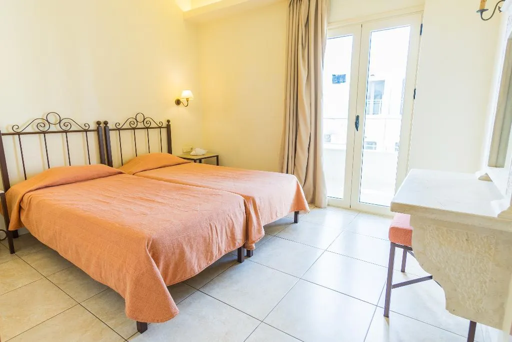 APARTMENT SUPERIOR ONE BEDROOM Room, Pela Sofia, Crete