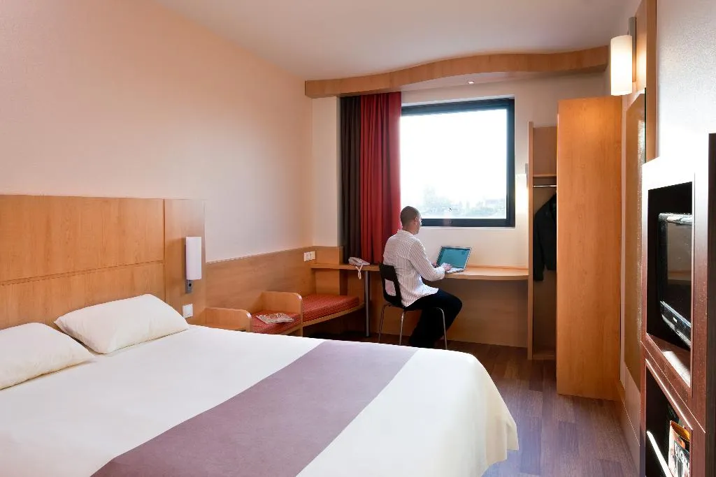 DOUBLE STANDARD Room, Ibis Barcelona Ripollet, Barcelona