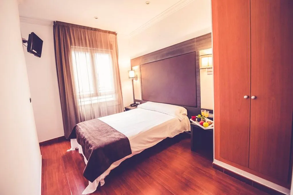 DOUBLE STANDARD Room, Hostal Sol Los Angeles, Madrid