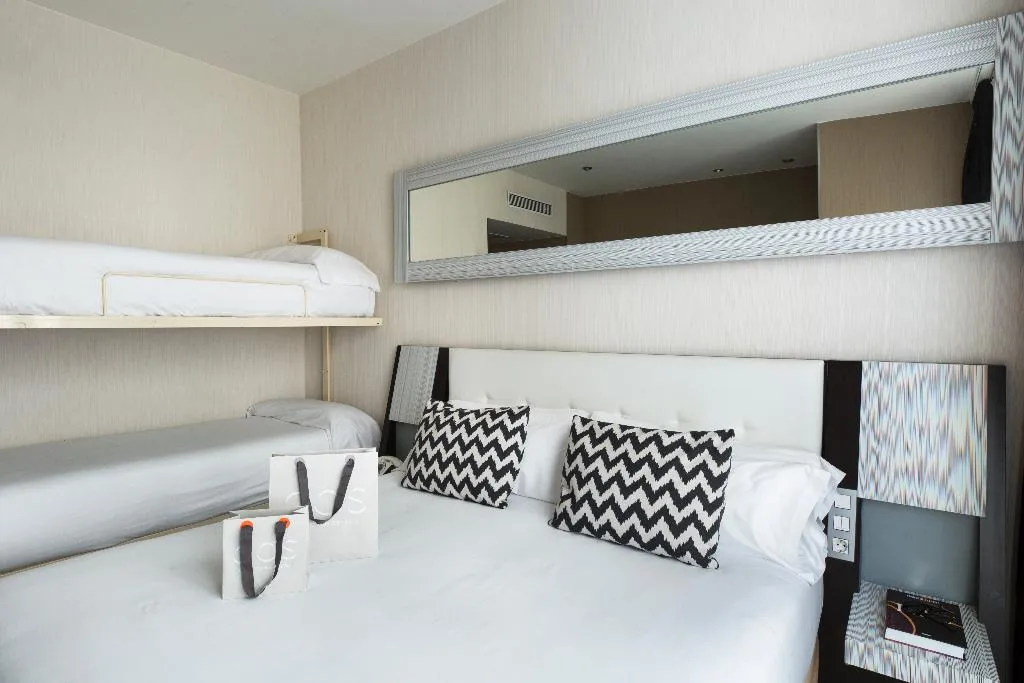 QUADRUPLE STANDARD Room, Petit Palace Triball, Madrid