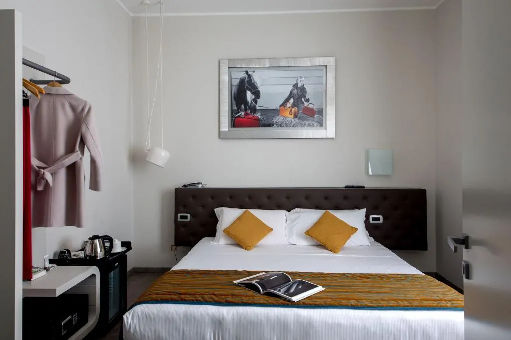 Room, Montenapoleone Suites, Milan