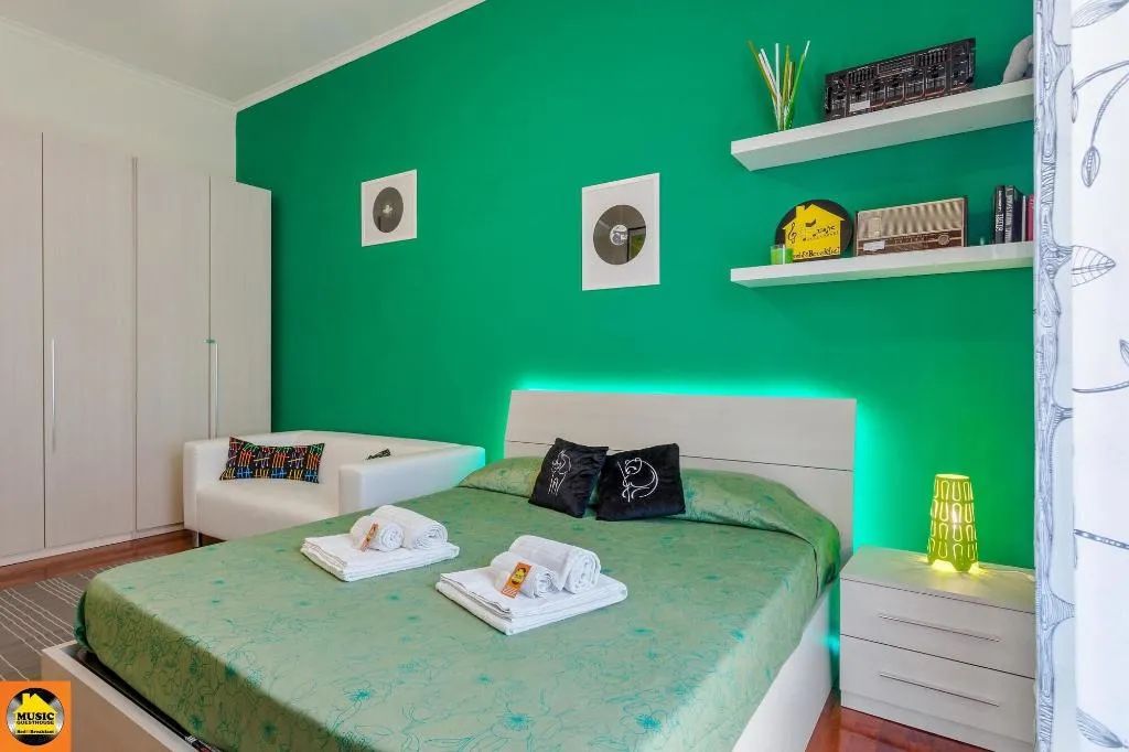 Room, Music Guesthouse Bed And Breakfast, Naples