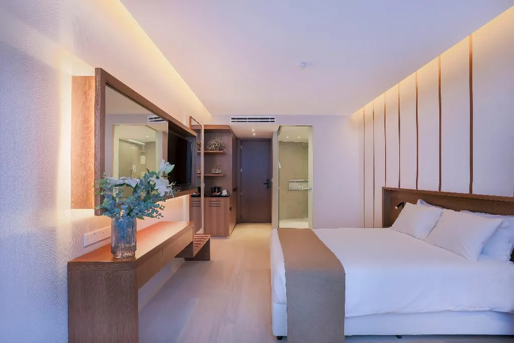 Double or Twin GARDEN VIEW Room, Radisson Beach Resort Larnaca, Cyprus