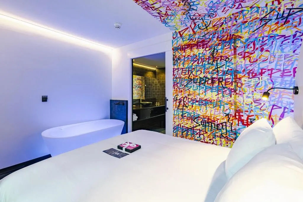 Room, Mr. Monkey Amsterdam, Amsterdam