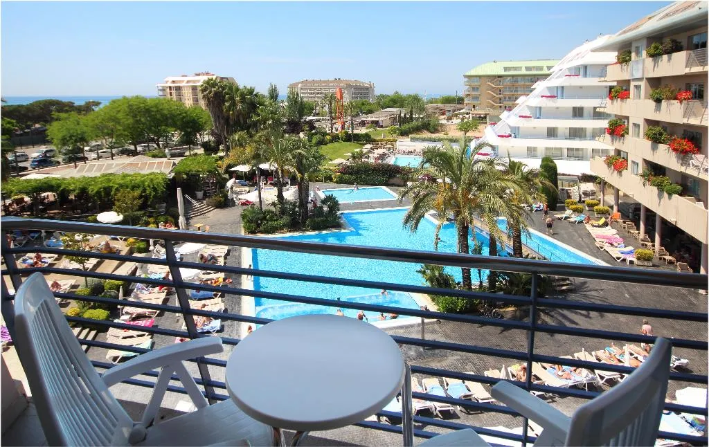 TRIPLE PREMIUM Room, Aqua Hotel Onabrava & Spa****S, Costa Brava