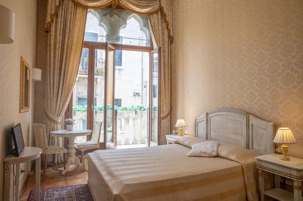 Room, Dimora Al Doge Beato, Venice