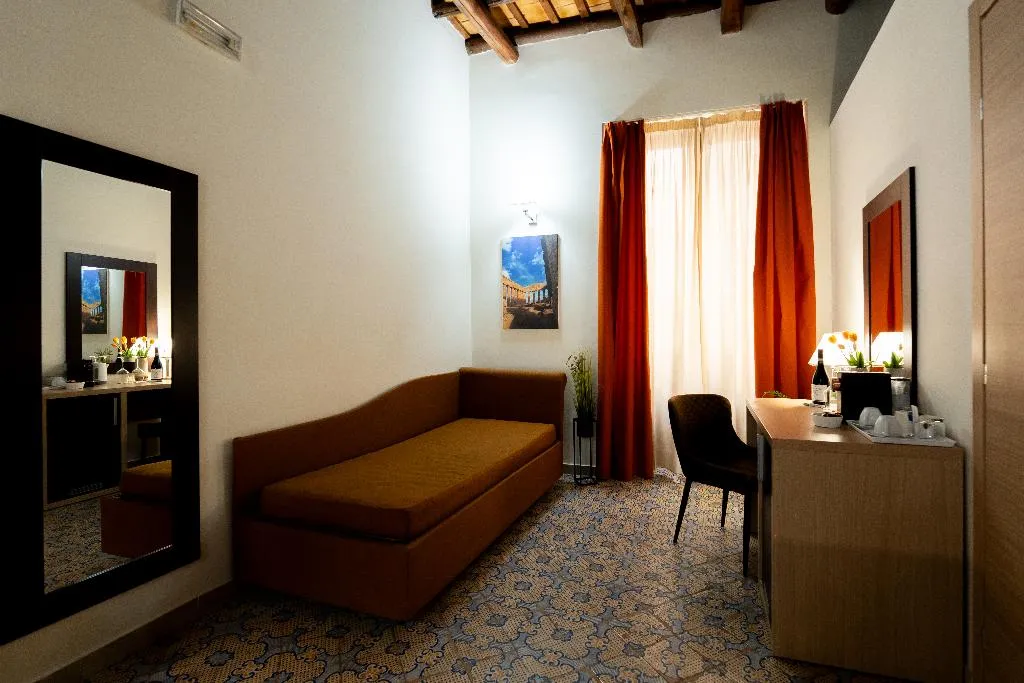 TRIPLE STANDARD Room, Residence Porta Delle Botteghelle, Palermo