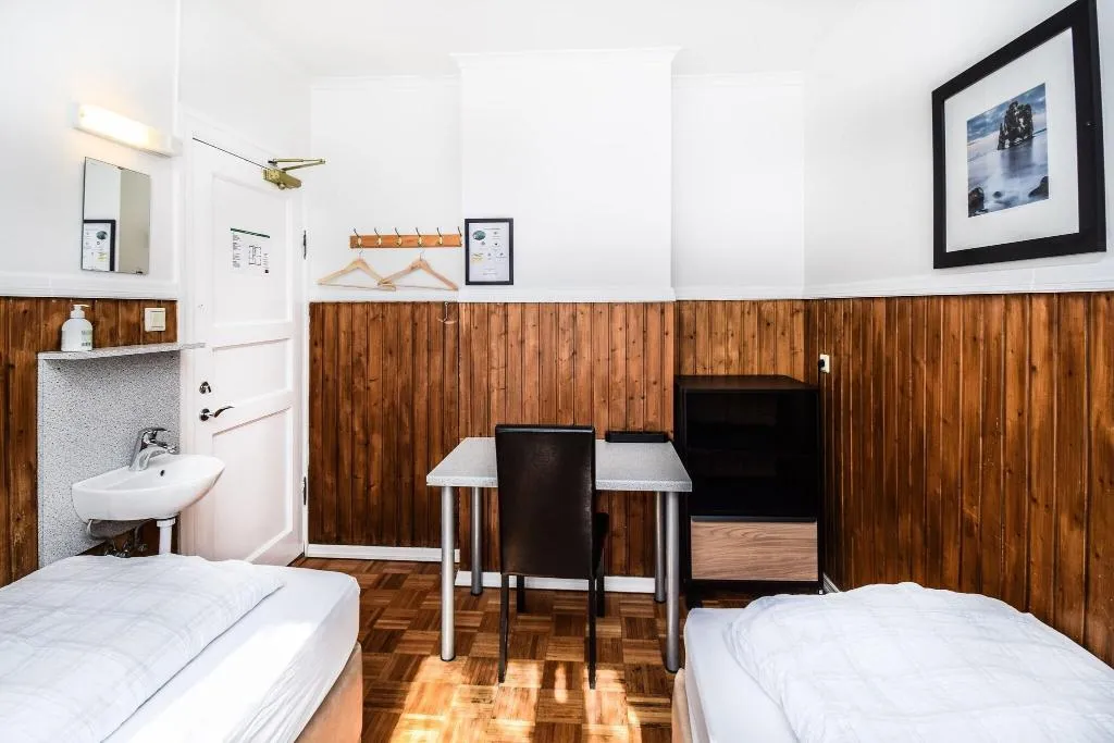 Double or Twin WITH SHARED BATHROOM Room, Aurora Guesthouse, Reykjavik