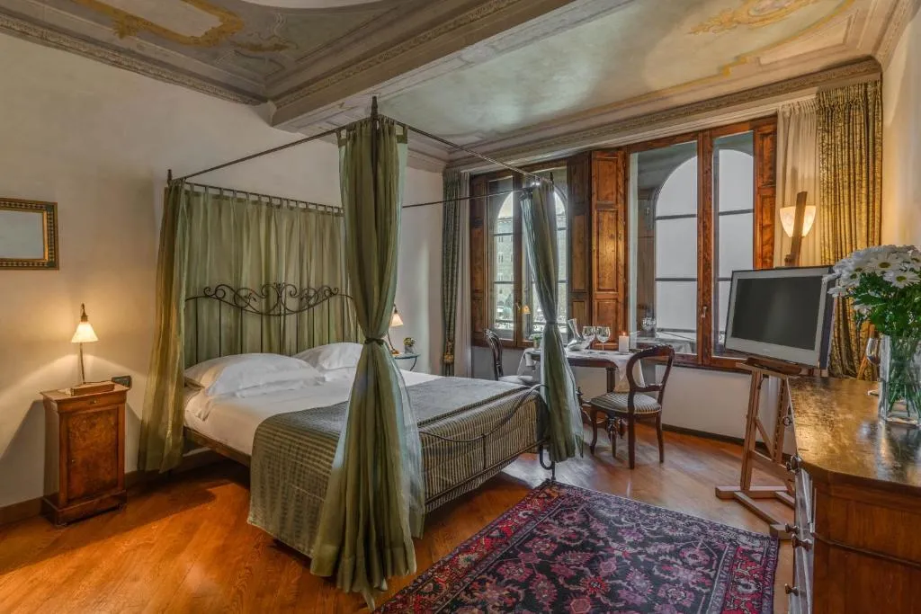 DOUBLE DELUXE Room, In Piazza della Signoria - Residenza d'Epoca, Florence
