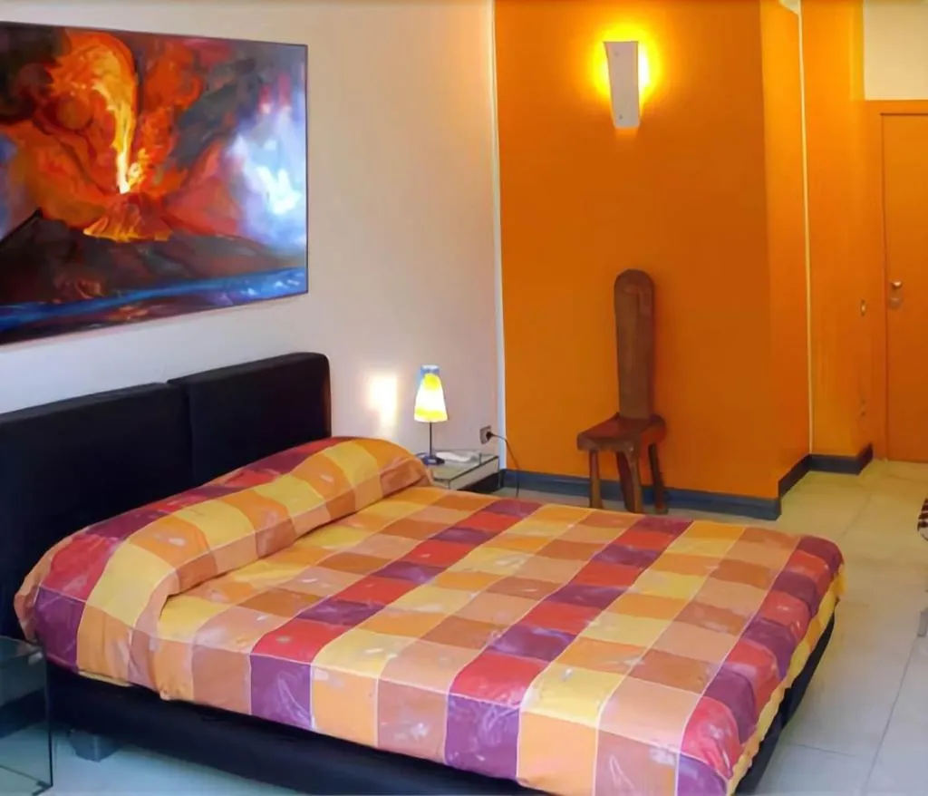 Room, Caracciolo10, Naples