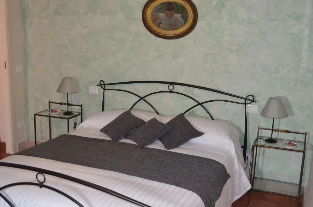 Room, Casale Colleoni, Rome