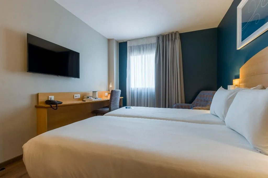 Room, Travelodge Madrid Alcala de Henares, Madrid