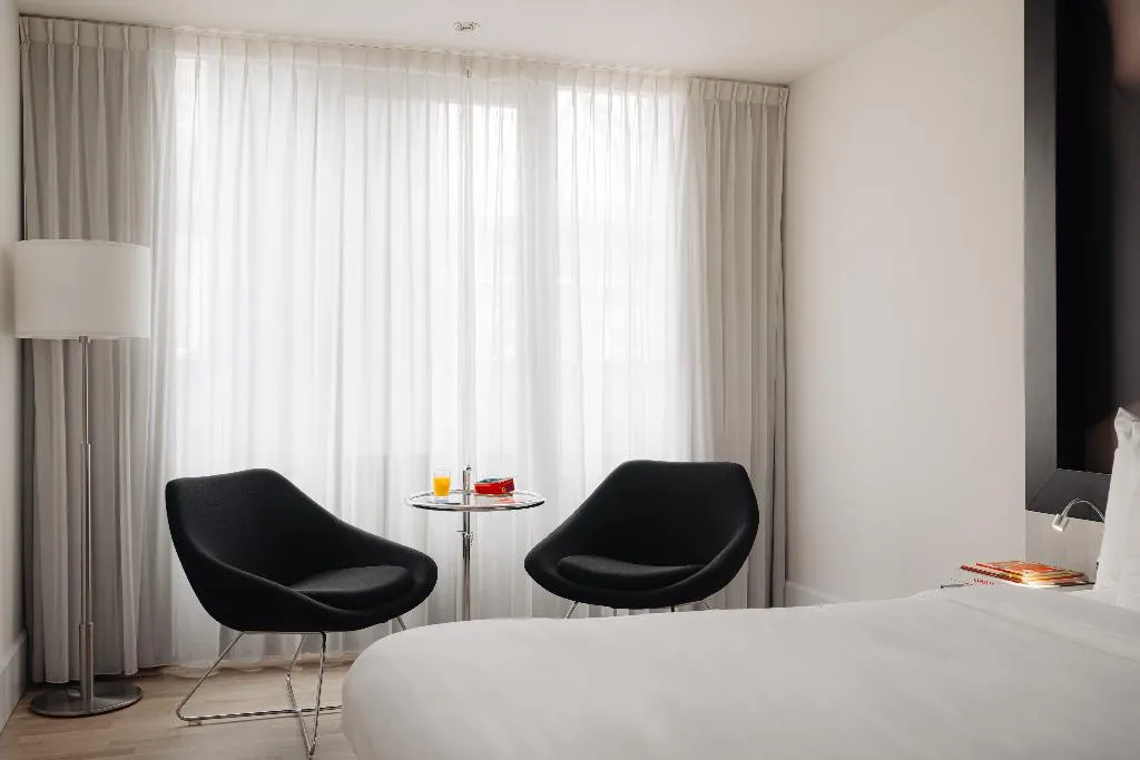 DOUBLE SUPERIOR Room, Leonardo Boutique Hotel Maastricht City Center, Amsterdam