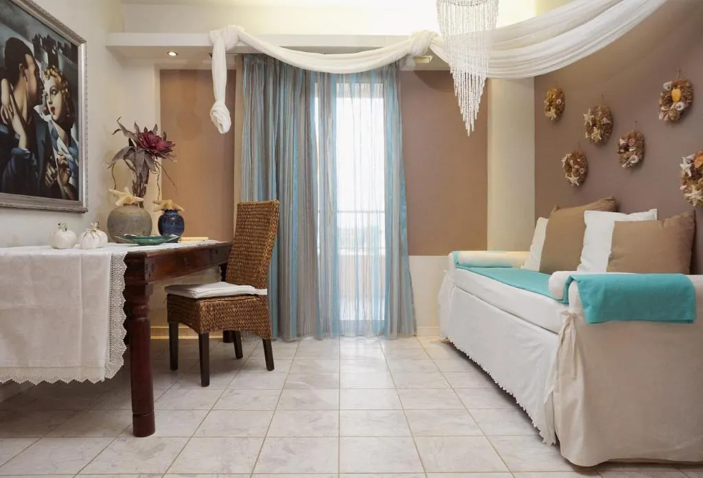 SUITE DELUXE SEA VIEW Room, Golden Bay Apartments-Garden Haven, Crete