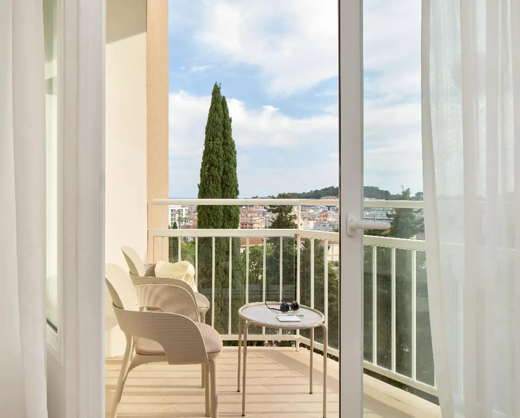 Double or Twin PREMIUM GARDEN VIEW Room, Melia Lloret de Mar, Costa Brava