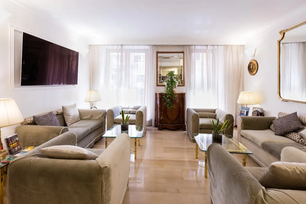 Lobby, Hotel Cecil, Rome
