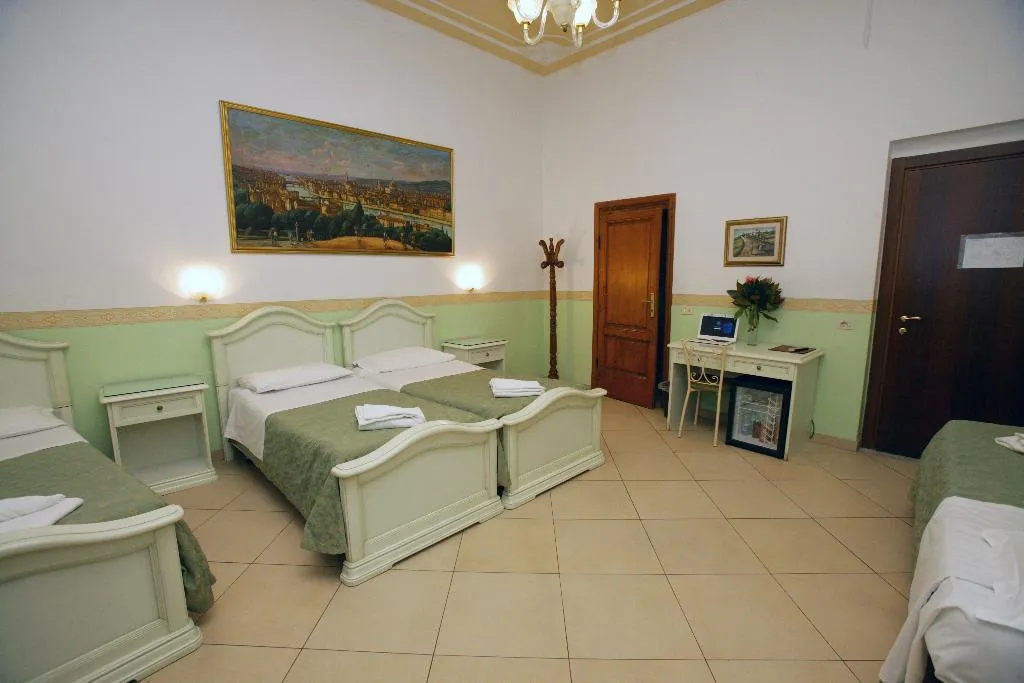 FAMILY ROOM CLASSIC Room, Desiree, Florence