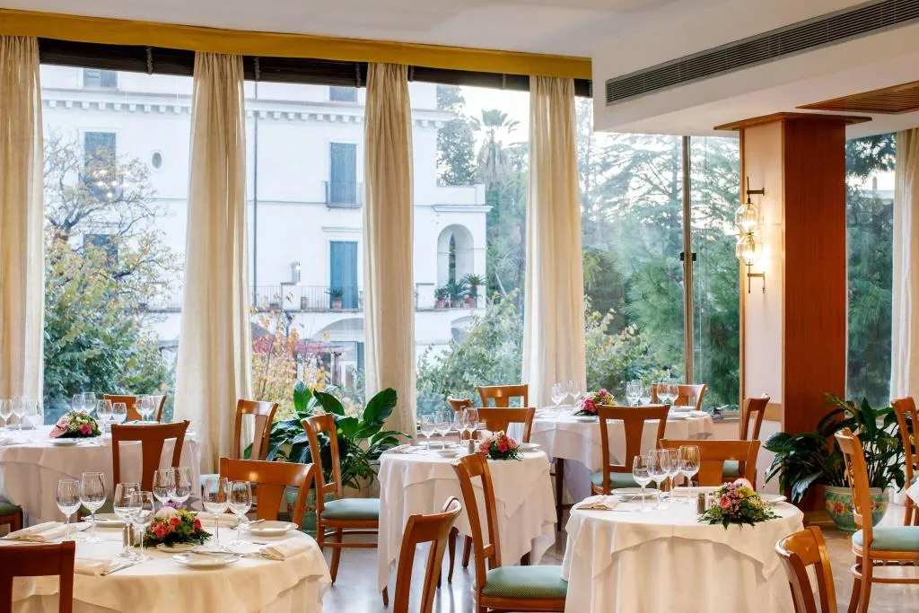 Restaurant, Grand Hotel Cesare Augusto, Naples