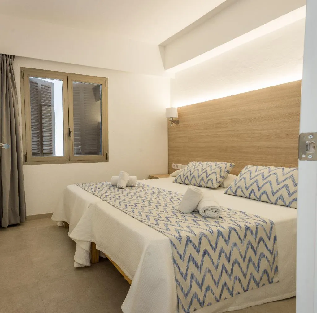APARTMENT SUPERIOR TWO BEDROOMS Room, Sol Naixent-Bonaire, Majorca