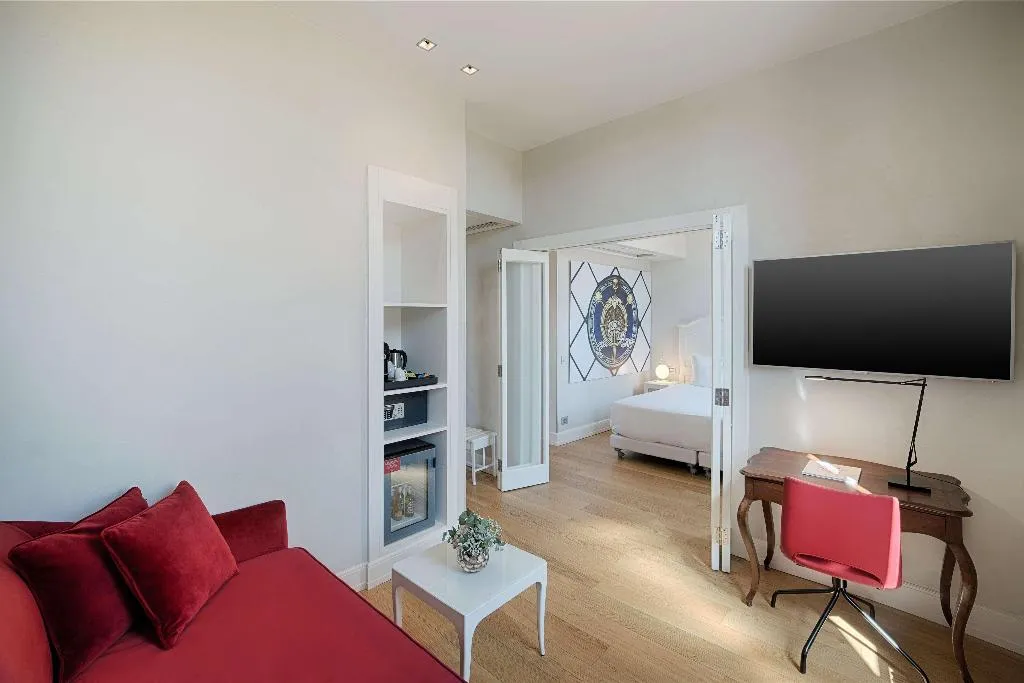 TRIPLE STANDARD Room, Porta Rossa Hotel Firenze Colbert Collection, Florence