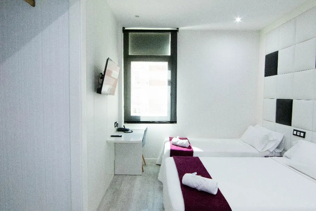DOUBLE STANDARD Room, Avenida de España, Madrid