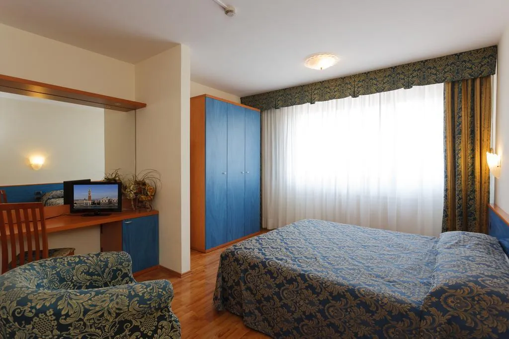 Room, Airmotel, Venice