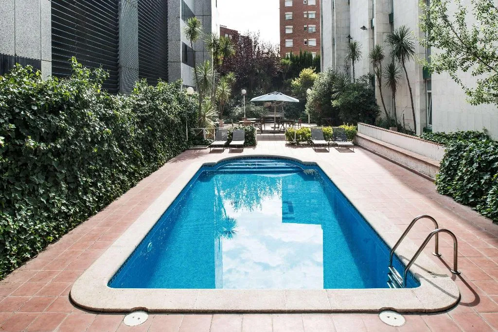 Pool, Catalonia Bristol, Barcelona