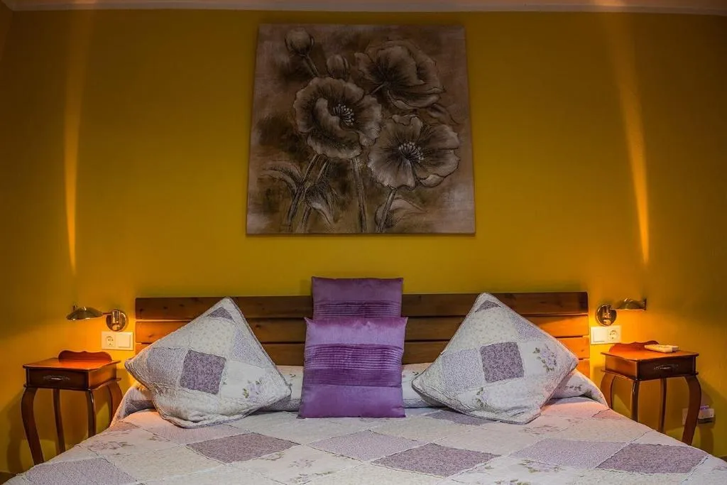 Room, Hotel Mas Rabiol, Barcelona