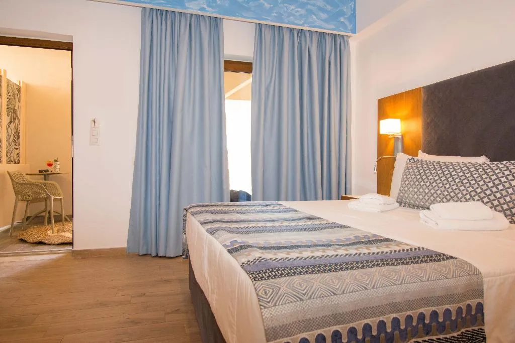 DOUBLE DELUXE WITH JACUZZI Room, Yianna Caravel Suites by Checkin (adults only), Crete