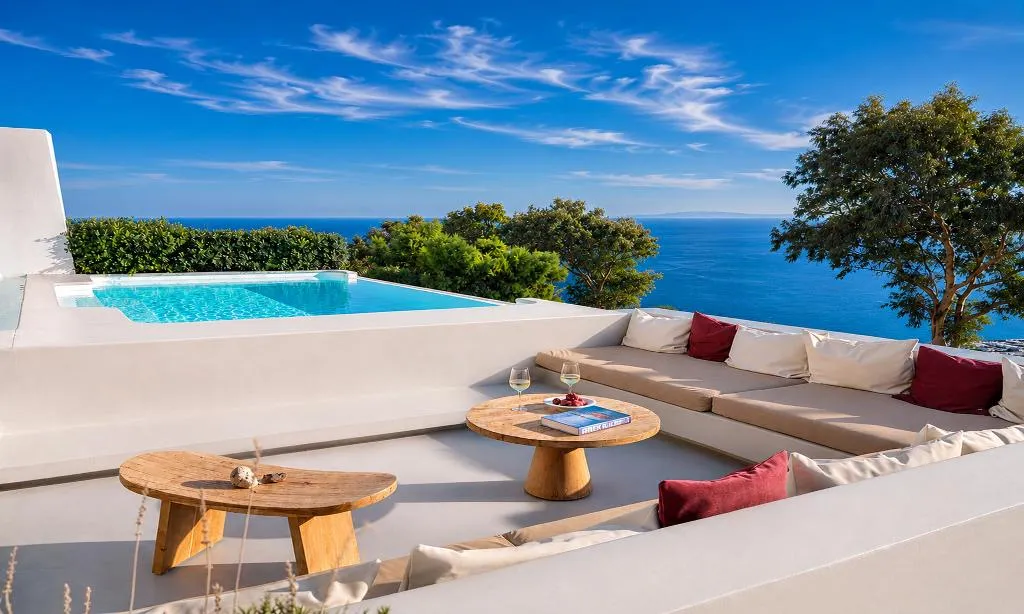 SUITE SUPERIOR WITH PRIVATE POOL Room, Santorini Heights, Santorini
