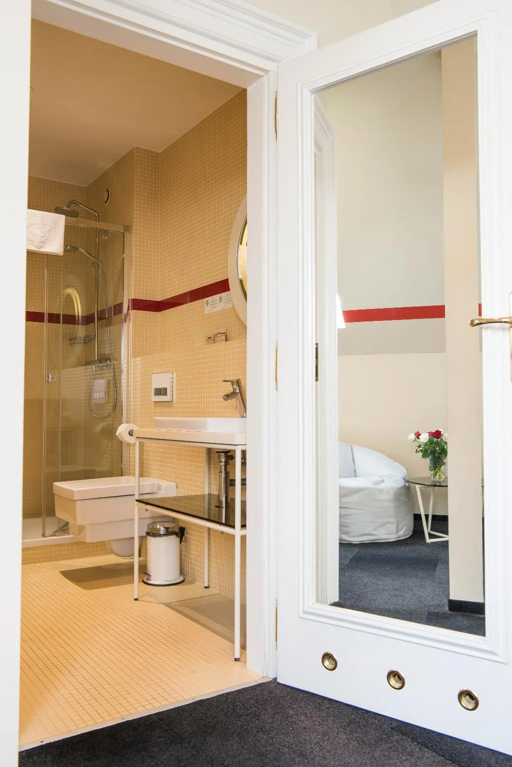Room, Home, Krakow