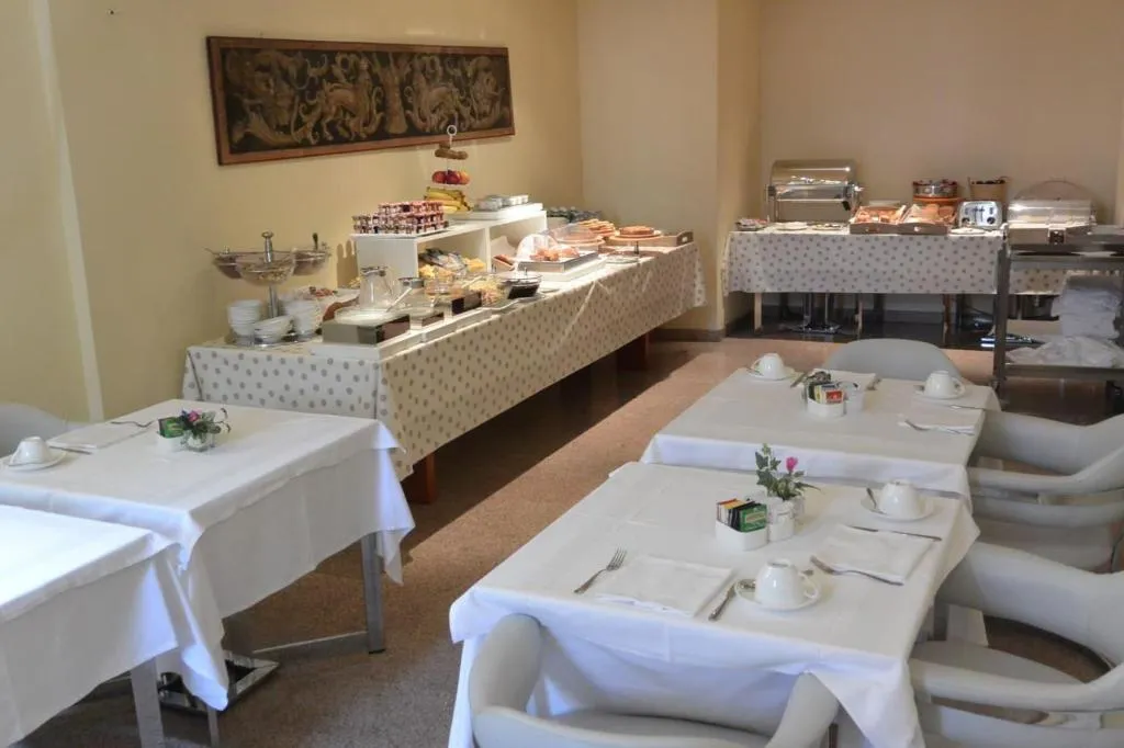 Restaurant, Hotel Gran Duca Di York, Milan