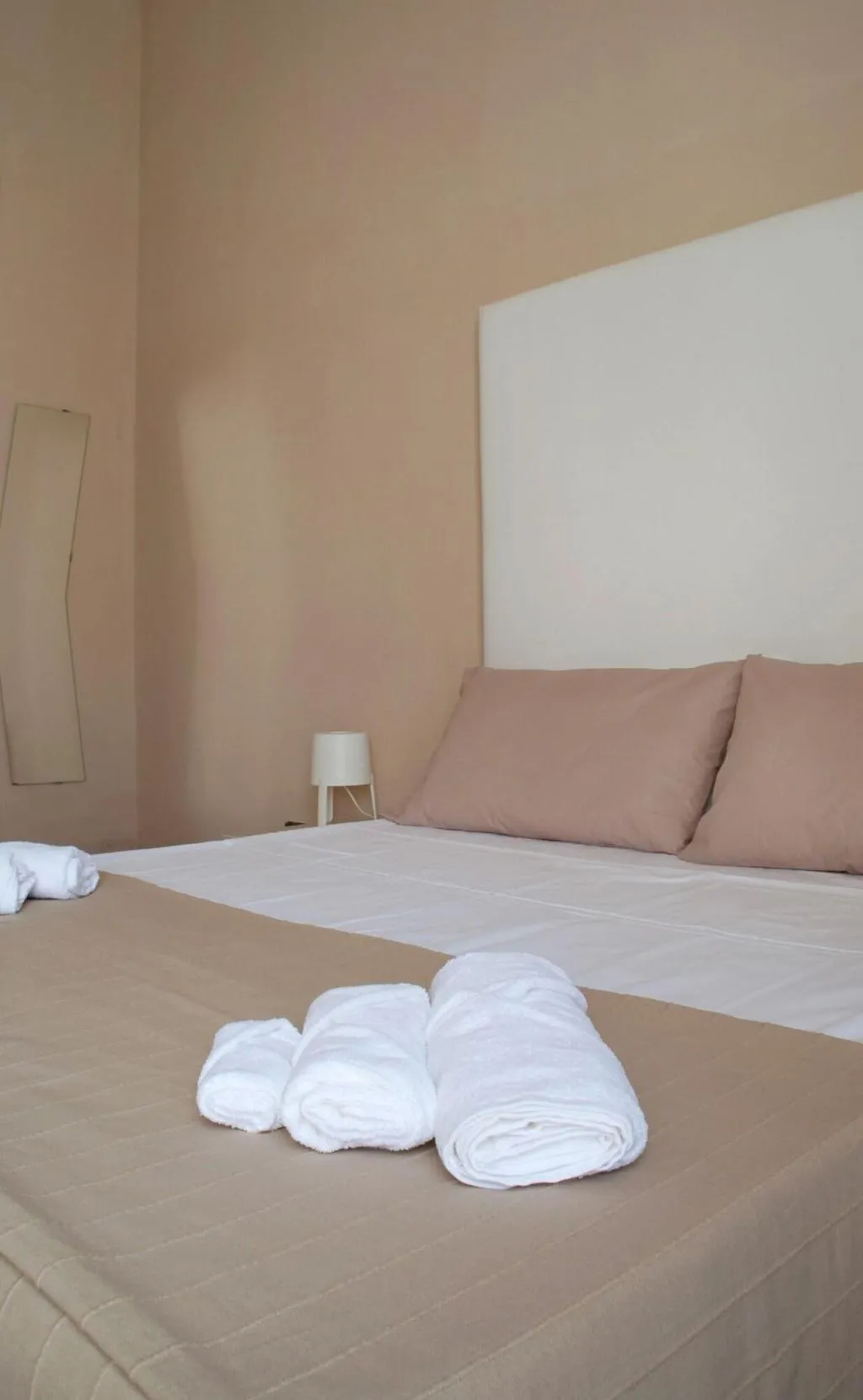 Room, La Casa Di Isabella, Catania