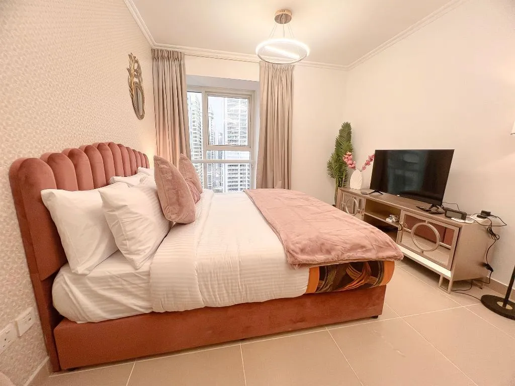 STUDIO DELUXE ONE BED Room, Goldcrest Executive, Dubai