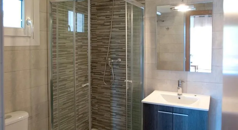 BUNGALOW CAPACITY 4 TWO BEDROOMS Room, Bungalow Papalus, Costa Brava