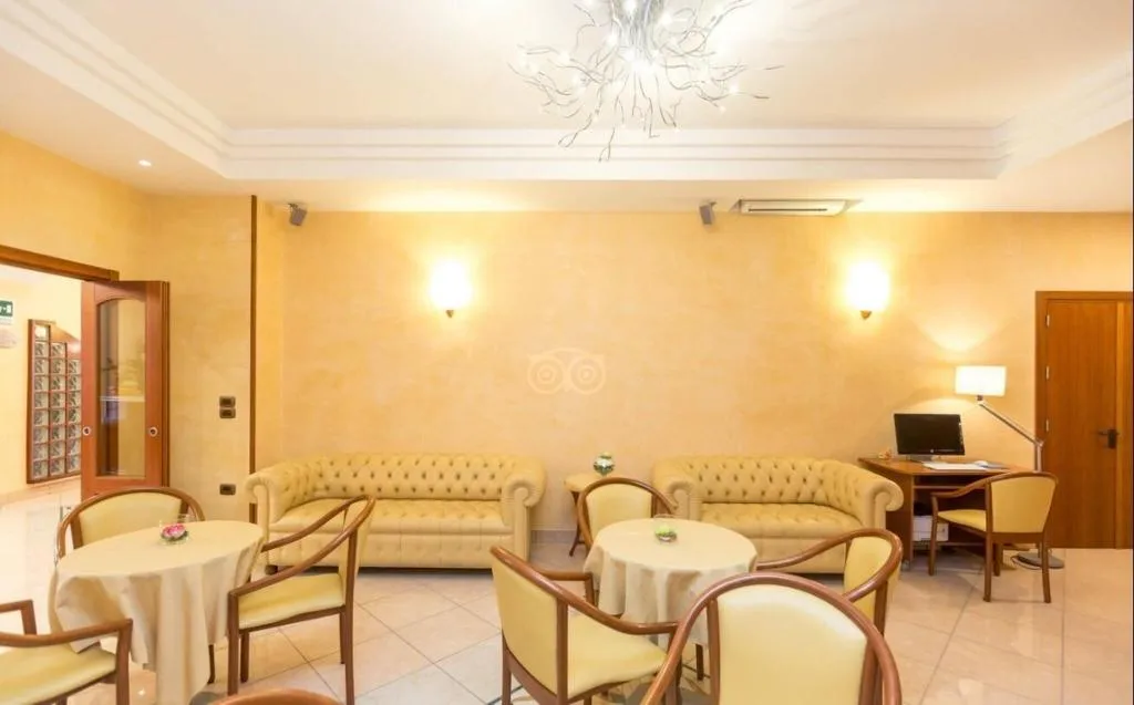 Lobby, Ranch Palace Hotel, Naples