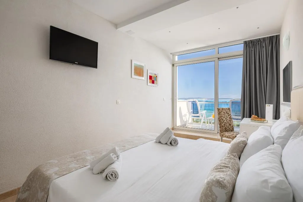 DOUBLE SINGLE USE SIDE SEA VIEW WITH BALCONY Room, MASLINICA Mimosa Lido Palace Hotel, Istria