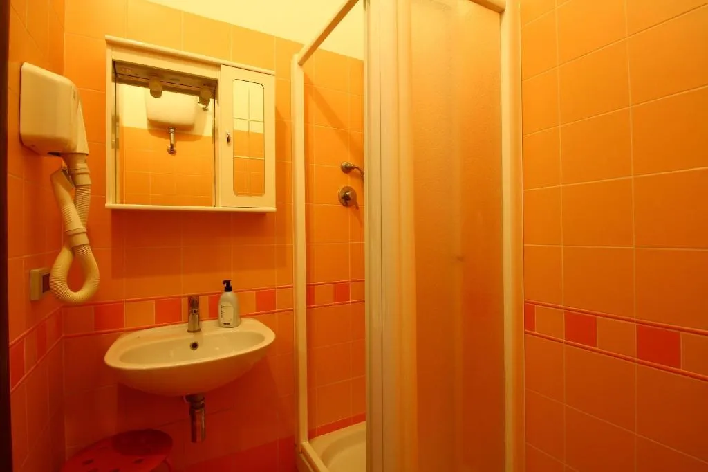 Room, Trasteverooms La Bernardon, Rome