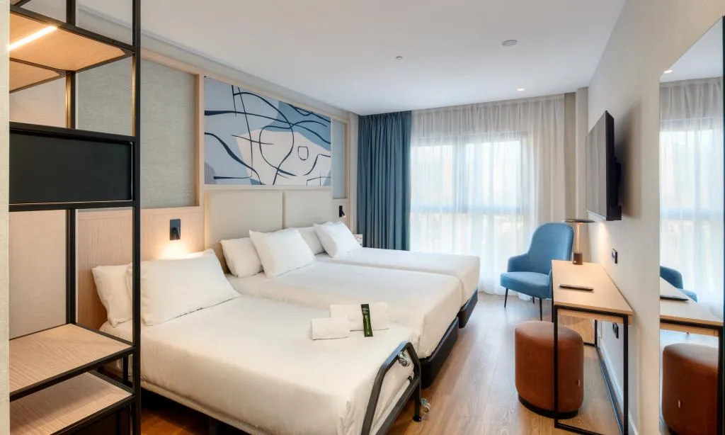 TRIPLE STANDARD Room, Sercotel Rosaleda Málaga, Costa Del Sol