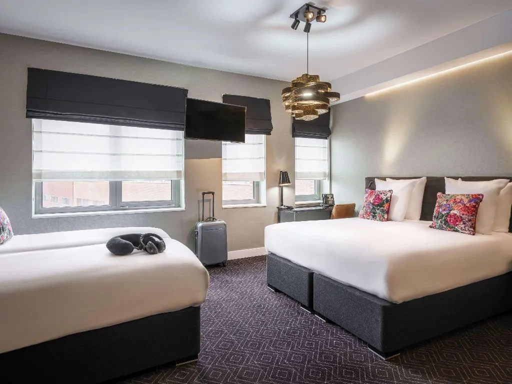 FAMILY ROOM CLASSIC DOUBLE BED Room, Mercure Hotel Amsterdam Sloterdijk Station, Amsterdam