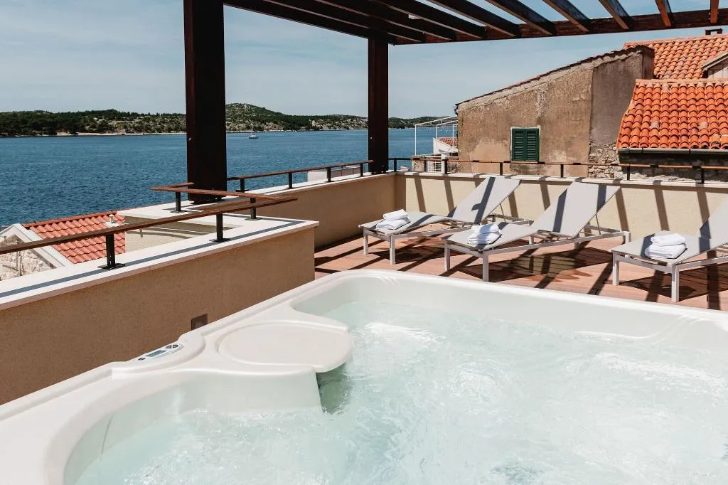 Room, Armerun Heritage Hotel & Residences, Split