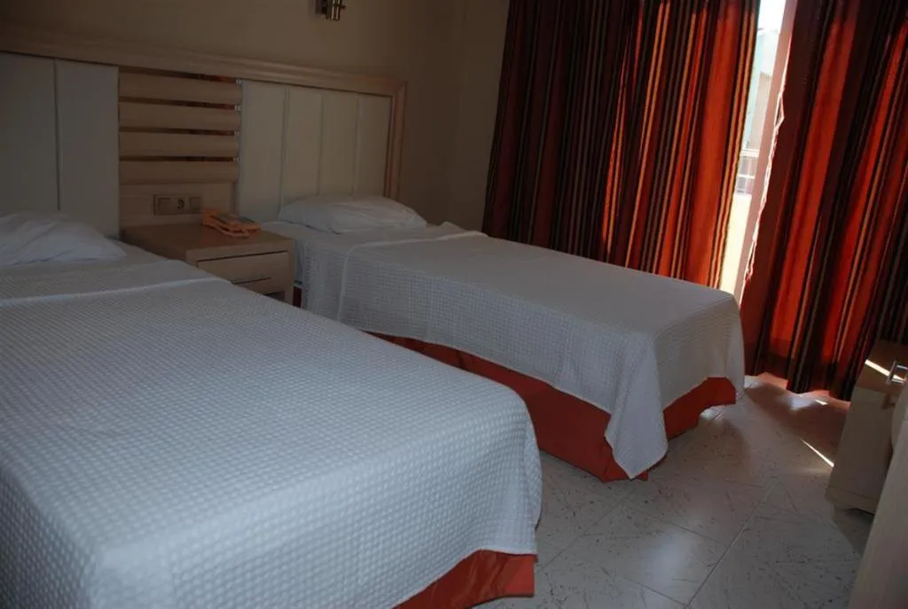 Room, Candan Apart, Dalaman