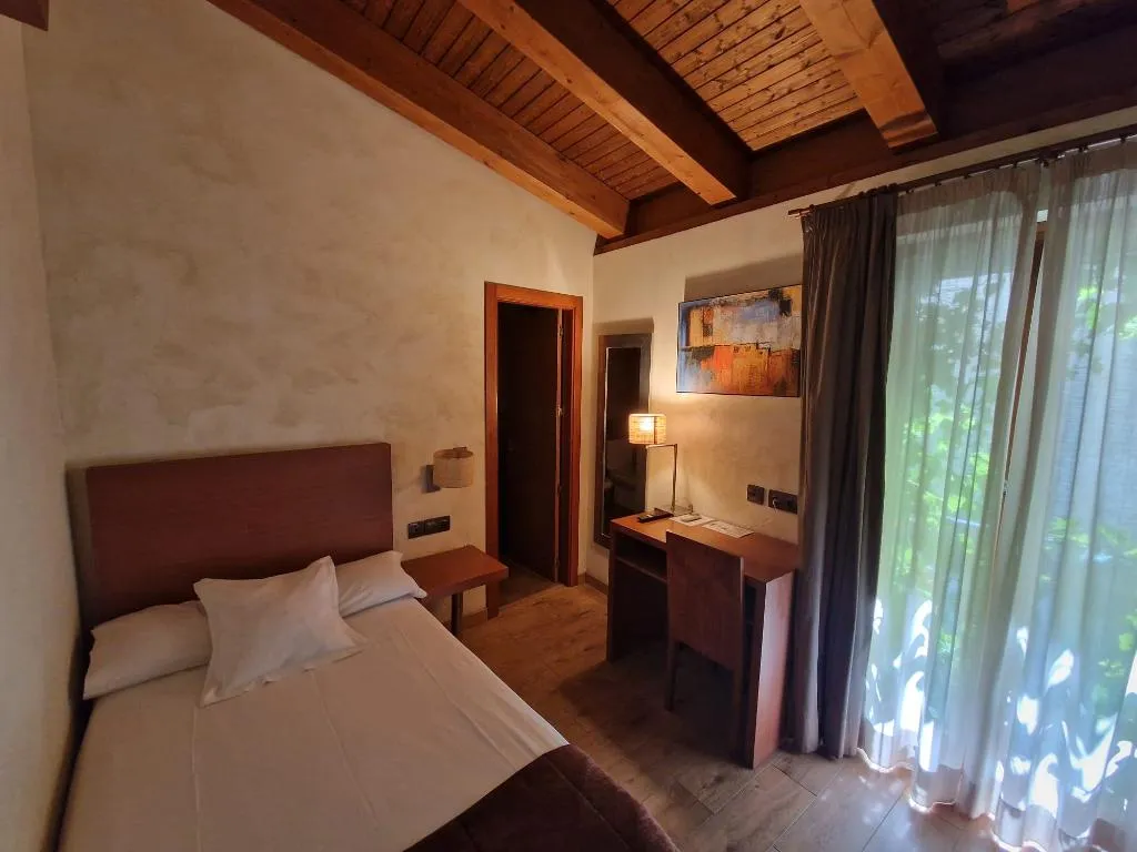 SINGLE STANDARD Room, Las Leyendas, Madrid