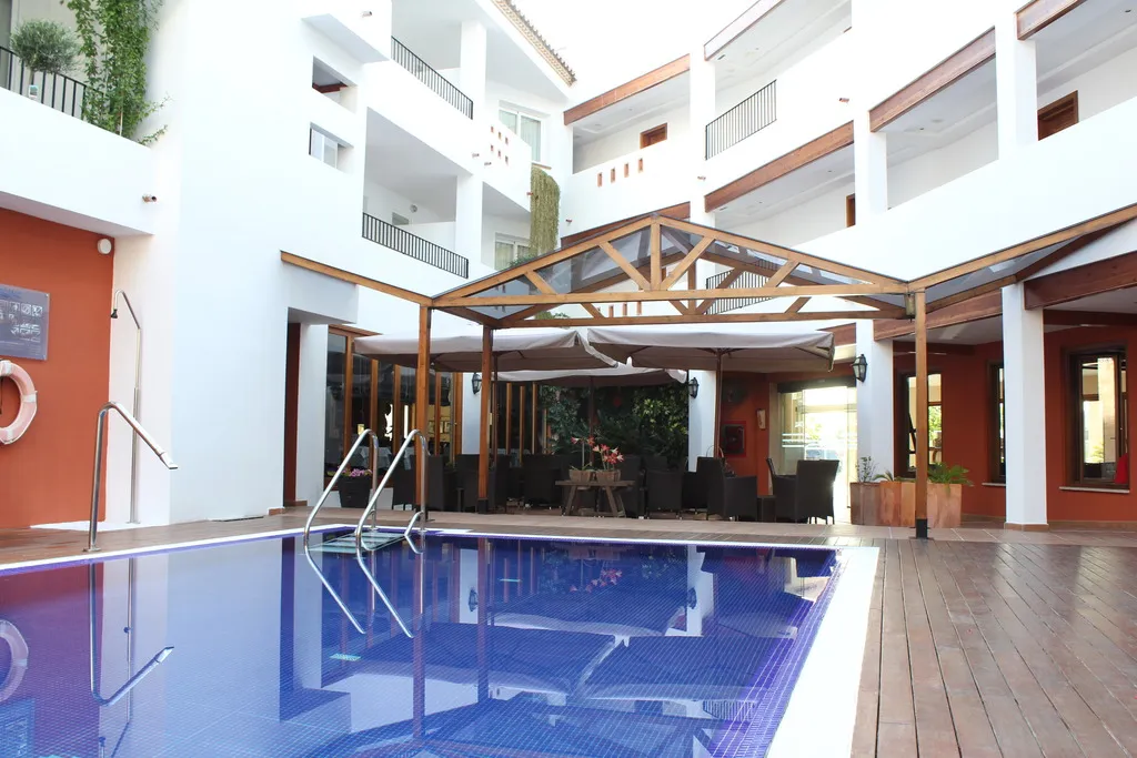 Pool, Puertomar, Valencia