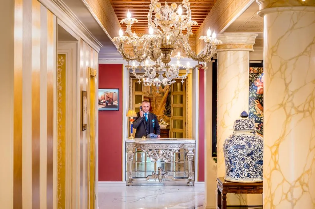 Lobby, Villa e Palazzo Aminta, Milan